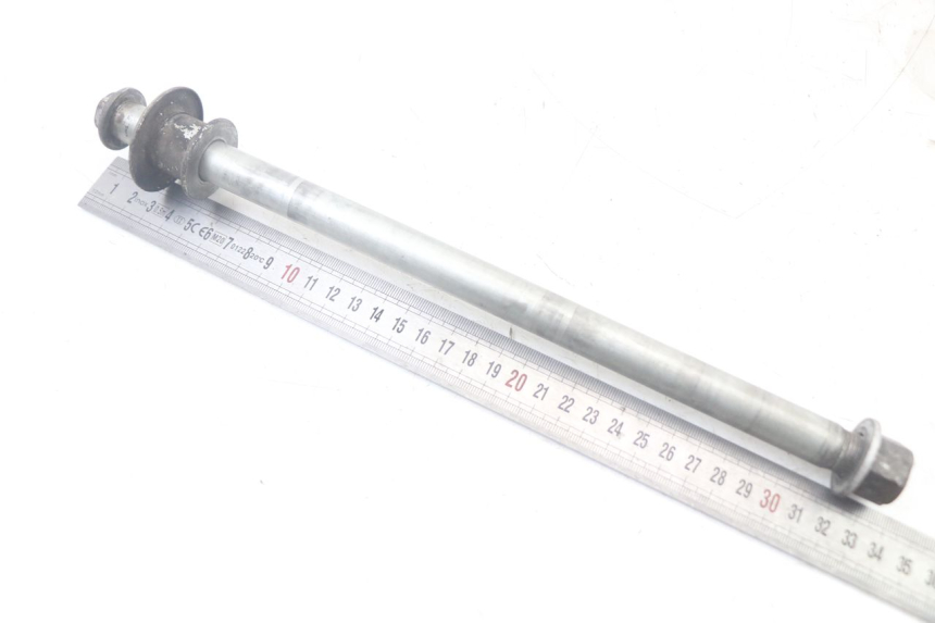 photo de REAR WHEEL AXLE SUZUKI SV N 650 (1999 - 2002) - Component detail