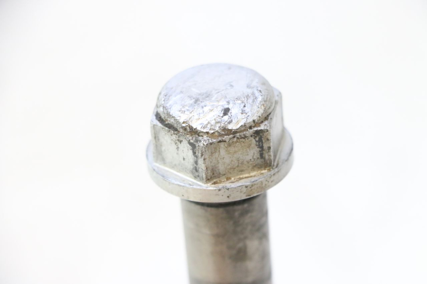 photo de REAR WHEEL AXLE KTM SX 85 (2018 - 2024) - Zoom on usage condition