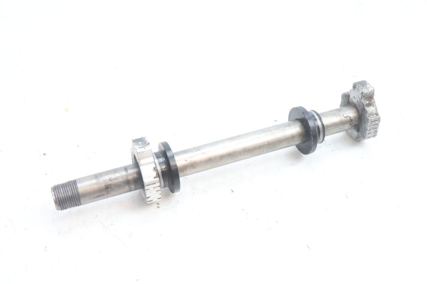 photo de REAR WHEEL AXLE HUSABERG TE 250 (2011 - 2014) - Alternative perspective