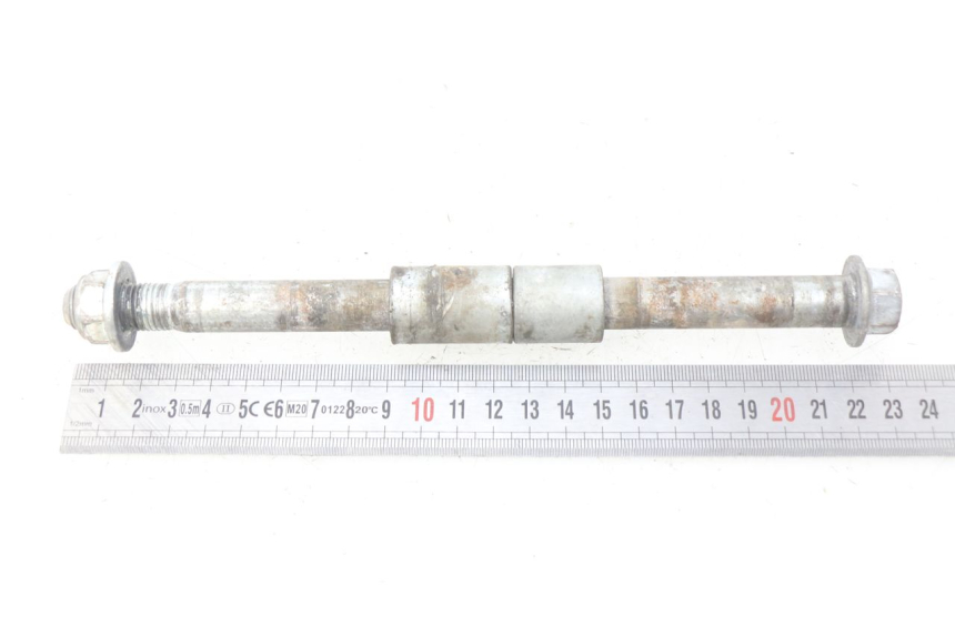 photo de REAR WHEEL AXLE NITRO MOTORS THUNDER 125 - Technical close-up