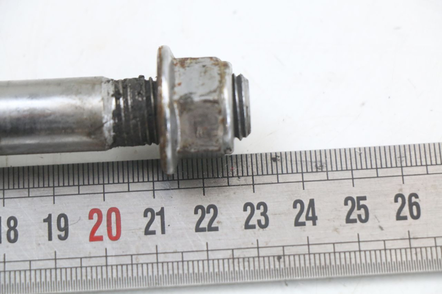 photo de REAR WHEEL AXLE KEEWAY TX 50 (2008 - 2015) - Zoom on usage condition