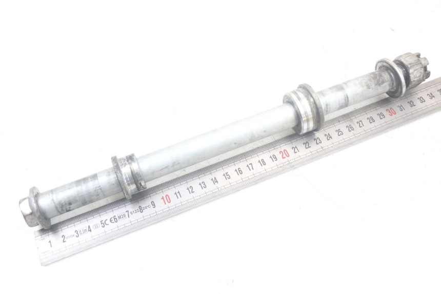 photo de REAR WHEEL AXLE KAWASAKI VERSYS ABS 650 (2015 - 2018) - Component detail