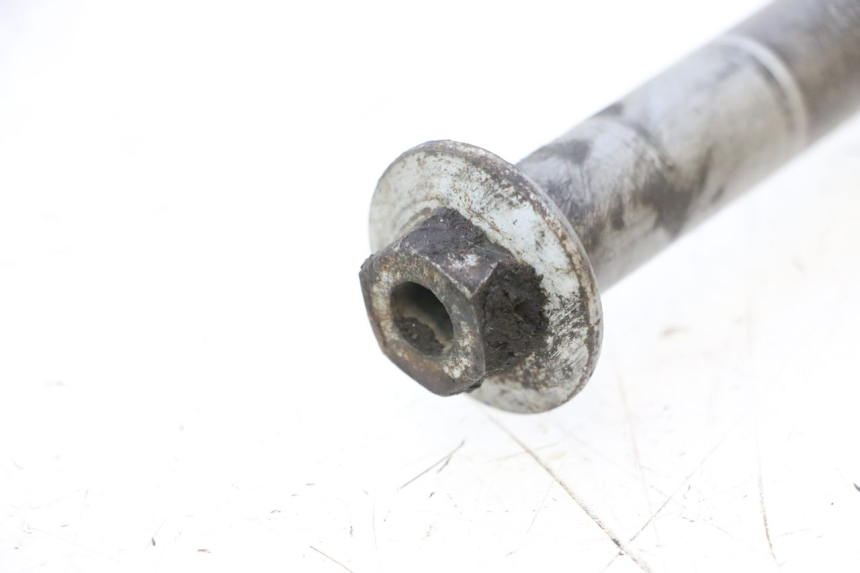 photo de REAR WHEEL AXLE HONDA XRV AFRICA TWIN 750 (1990 - 1992) - Alternative perspective