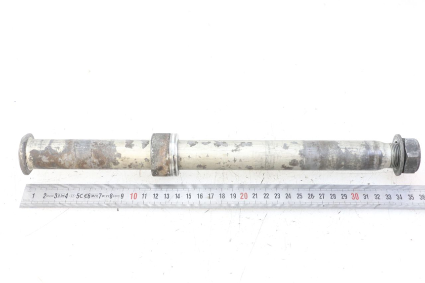 photo de REAR WHEEL AXLE YAMAHA YP T-MAX TMAX 530 (2017 - 2020) - Zoom on usage condition