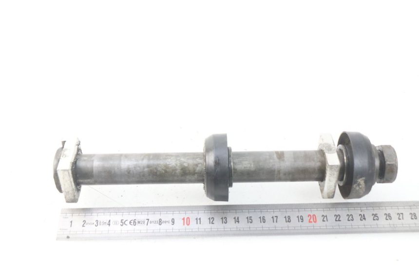 photo de REAR WHEEL AXLE YAMAHA YZ-F YZF 250 (2014 - 2018) - Zoom on usage condition