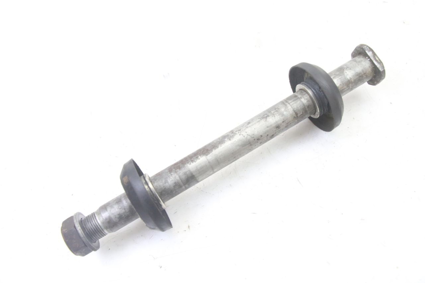 photo de REAR WHEEL AXLE YAMAHA YZ-F YZF 250 (2007 - 2013) - Zoom on usage condition