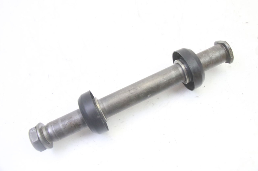 photo de REAR WHEEL AXLE YAMAHA YZ-F YZF 250 (2014 - 2018) - Component detail