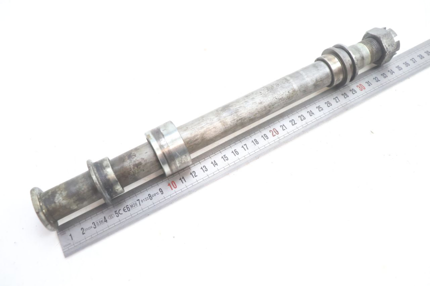 photo de REAR WHEEL AXLE KAWASAKI ZX-6R ZX6R 600 (2000 - 2002) - Zoom on usage condition