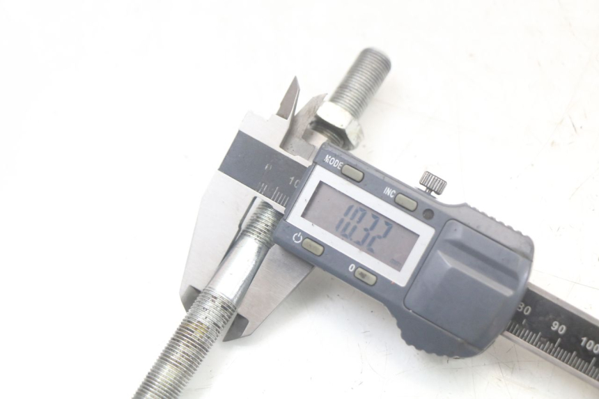 photo de FRONT WHEEL AXLE PEUGEOT 103 VOGUE VS2 50 (2004 - 2017) - Alternative perspective