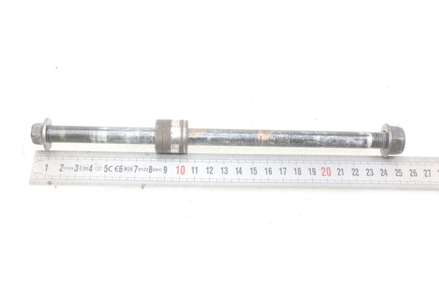 photo de FRONT WHEEL AXLE KYMCO AGILITY 16+ 4T 50 (2018 - 2023) - Alternative perspective