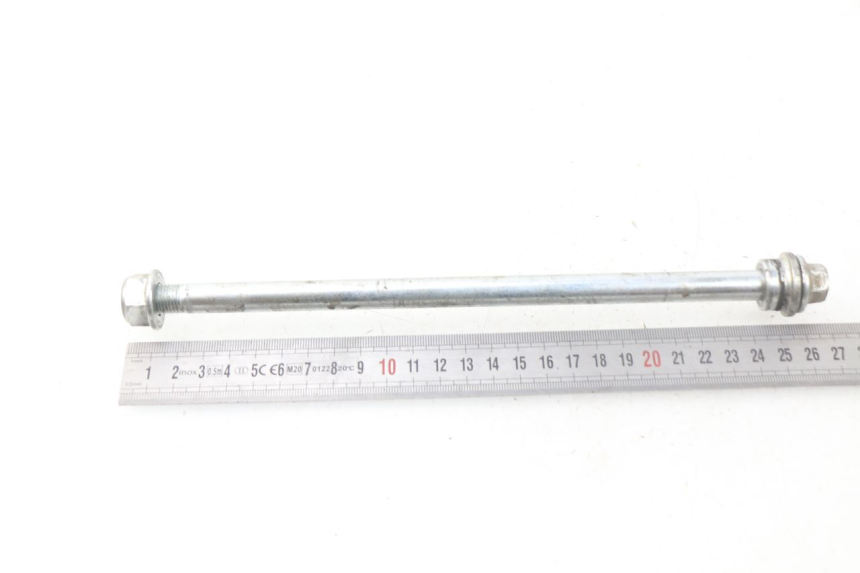 photo de FRONT WHEEL AXLE KYMCO AGILITY 4T 50 (2018 - 2022) - Zoom on usage condition