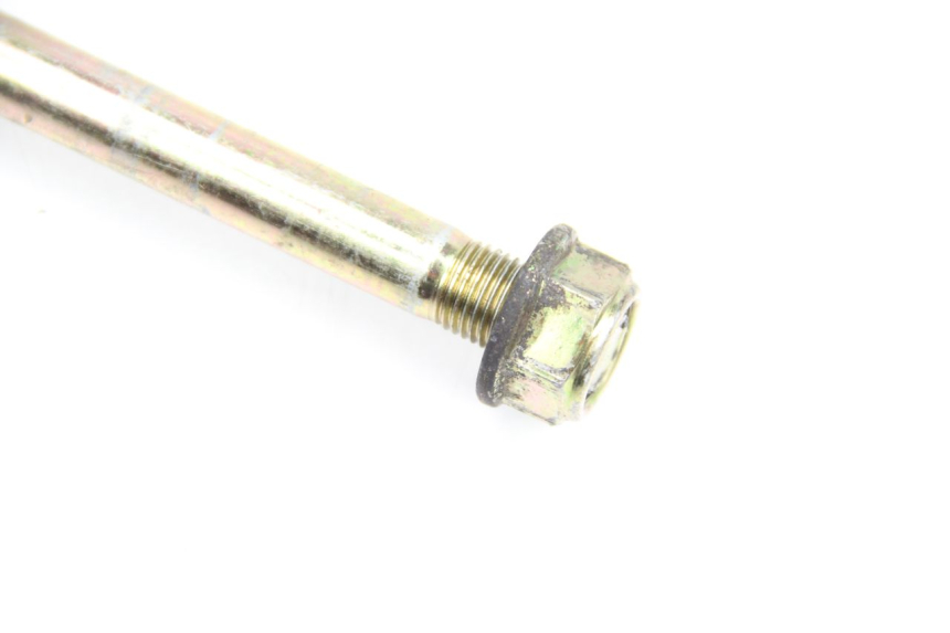 photo de FRONT WHEEL AXLE KYMCO AGILITY FR 2T 50 (2012 - 2017) - Zoom on usage condition