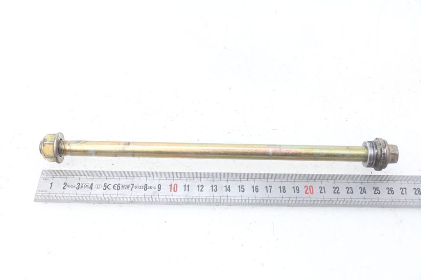 photo de FRONT WHEEL AXLE KYMCO AGILITY RS 2T 50 (2009 - 2013) - Alternative perspective