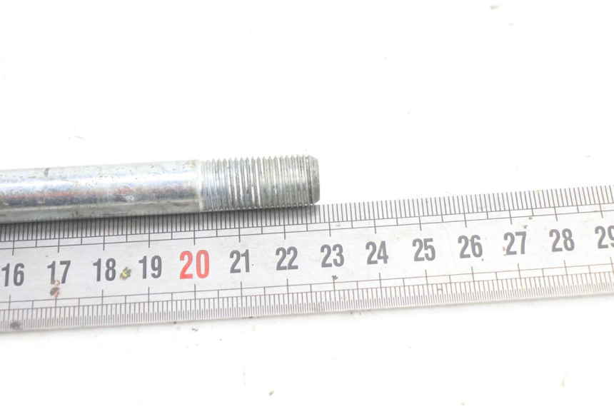 photo de FRONT WHEEL AXLE APRILIA ATLANTIC S 125 (2010 - 2013) - Alternative perspective