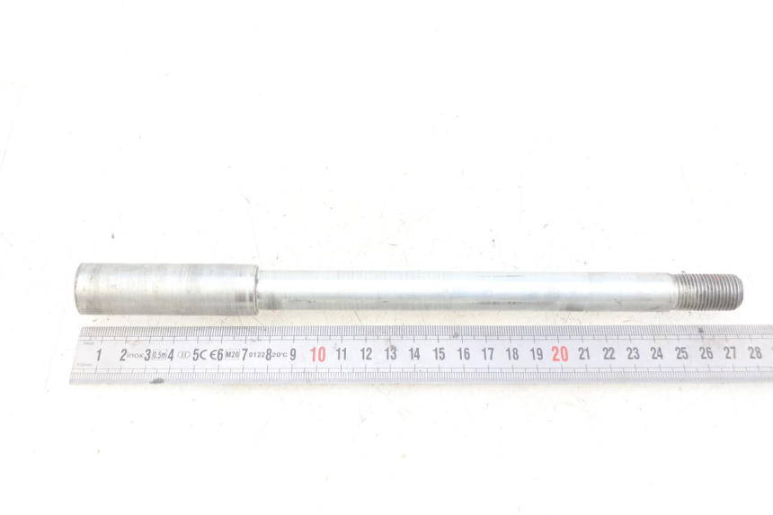 photo de FRONT WHEEL AXLE SUZUKI BURGMAN 650 (2002 - 2004) - Product overview