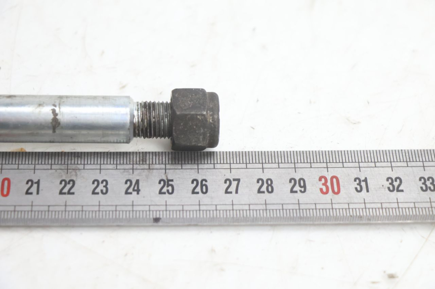 photo de FRONT WHEEL AXLE PEUGEOT BUXY 50 (1993 - 1998) - Alternative perspective