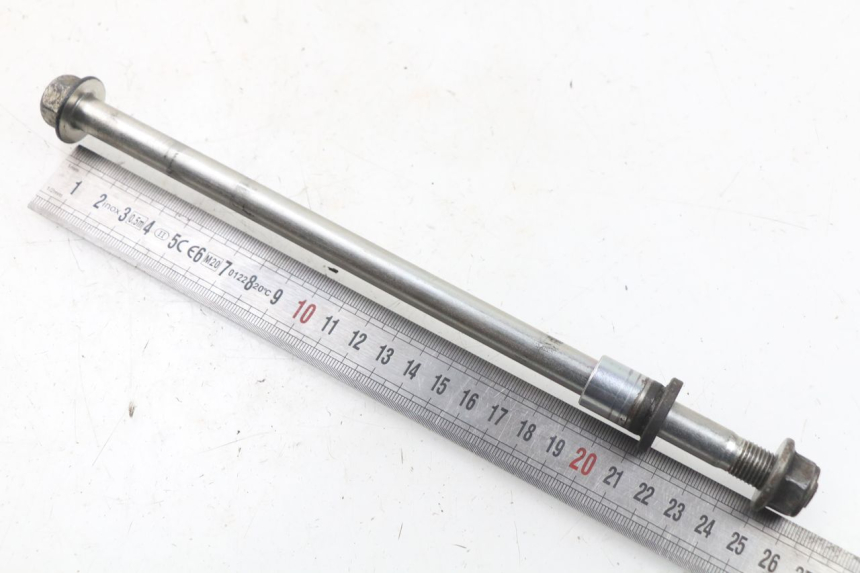 photo de FRONT WHEEL AXLE YAMAHA BW'S BWS 125 (2010 - 2013) - Component detail