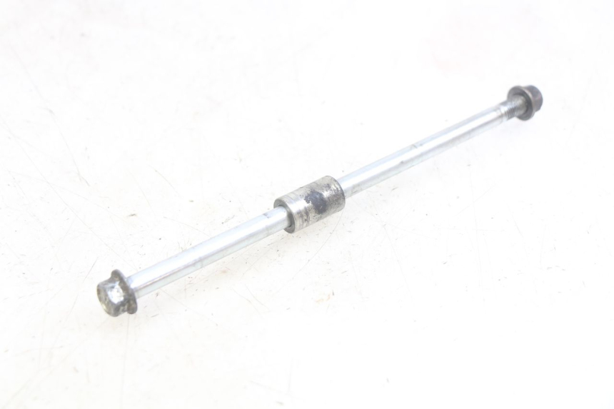 photo de FRONT WHEEL AXLE YAMAHA BW'S EASY 50 (2013 - 2016) - Alternative perspective
