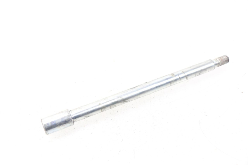 photo de FRONT WHEEL AXLE PIAGGIO CARNABY 125 (2007 - 2011) - Main view