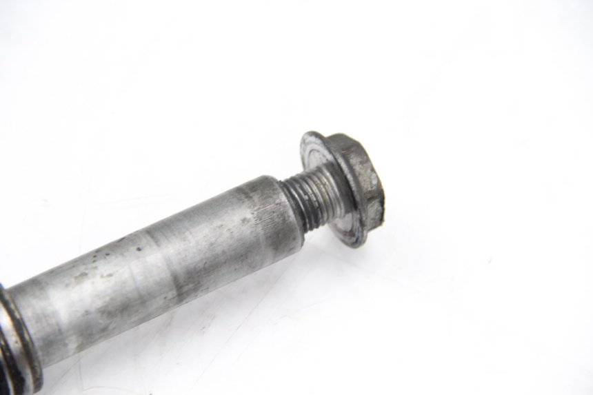 photo de FRONT WHEEL AXLE HONDA CBR F SC21 1000 (1986 - 1992) - Zoom on usage condition