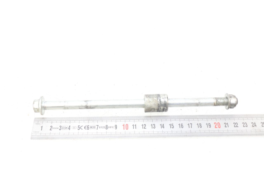 photo de FRONT WHEEL AXLE TNT MOTOR CITY 50 (2007 - 2018) - Zoom on usage condition