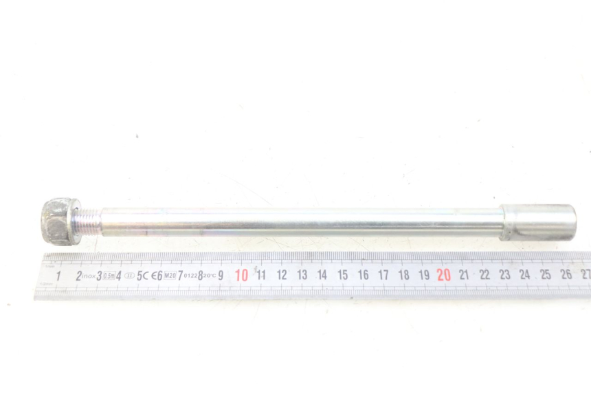 photo de FRONT WHEEL AXLE PEUGEOT CITYSTAR 2T 50 (2018 - 2021) - Zoom on usage condition