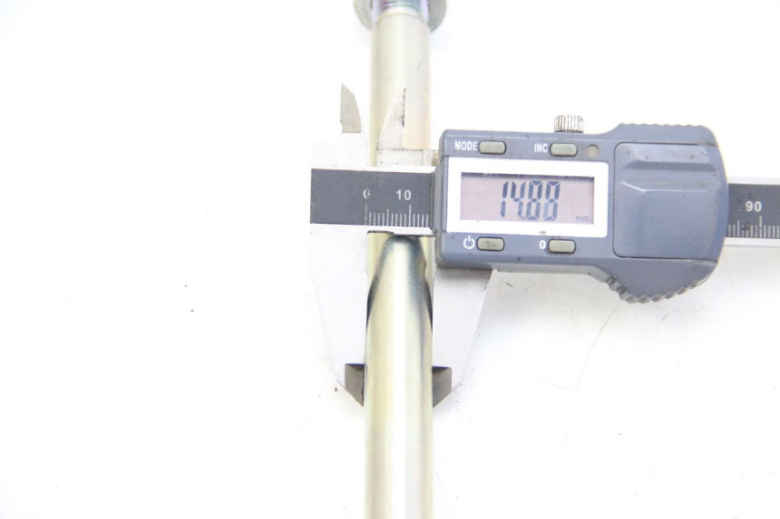 photo de FRONT WHEEL AXLE PEUGEOT CITYSTAR IE 2T 50 (2018 - 2021) - Alternative perspective