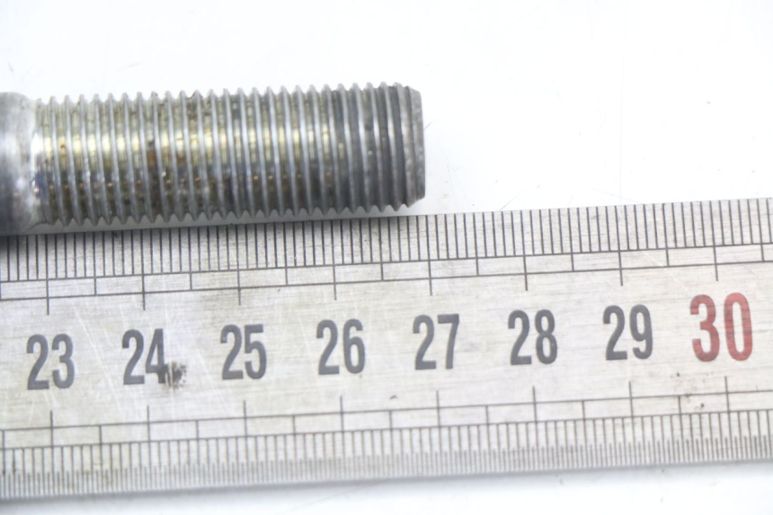 photo de FRONT WHEEL AXLE APRILIA CLASSIC 125 (1995 - 2001) - Alternative perspective