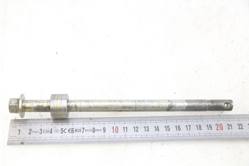 photo de FRONT WHEEL AXLE JIANSHE COYOTE 80 - Zoom on usage condition