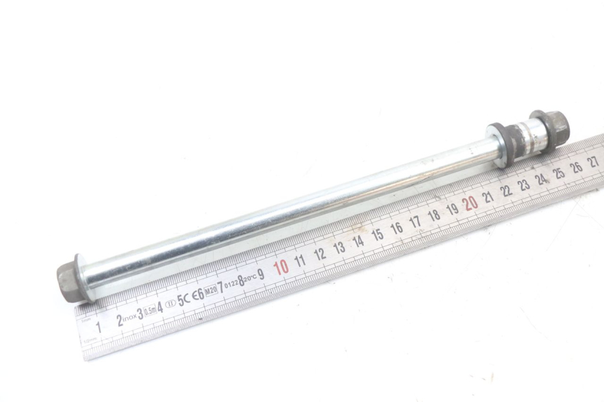 photo de FRONT WHEEL AXLE YAMAHA CYGNUS X 125 (2004 - 2007) - Component detail