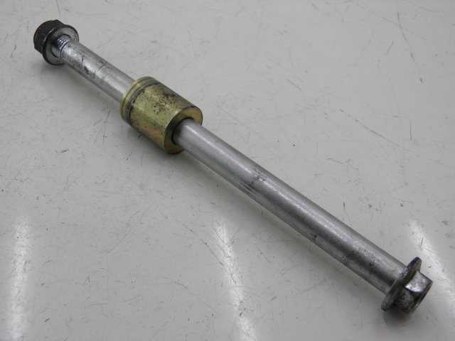 photo de FRONT WHEEL AXLE DAELIM VJ ROADWIN 125 (2008 - 2010) - Main view