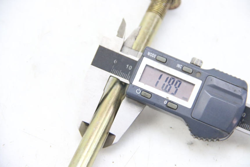 photo de FRONT WHEEL AXLE LONGJIA DIGITA 4T 50 (2019 - 2022) - Surface and material condition