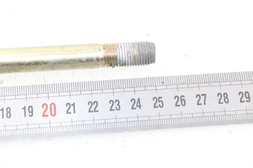 photo de FRONT WHEEL AXLE KYMCO DINK 4T 50 (2007 - 2018) - Component detail