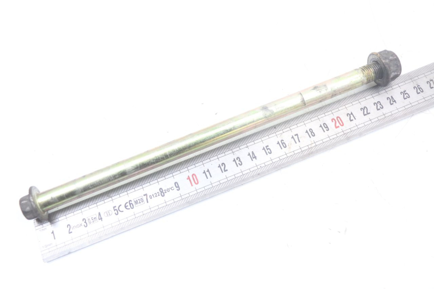 photo de FRONT WHEEL AXLE KYMCO DINK 4T 50 (2007 - 2018) - Component detail