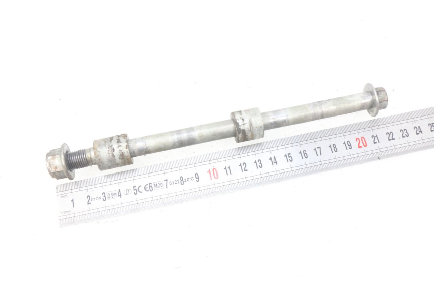 photo de FRONT WHEEL AXLE LONCIN DIRT BIKE 125 - Zoom on usage condition