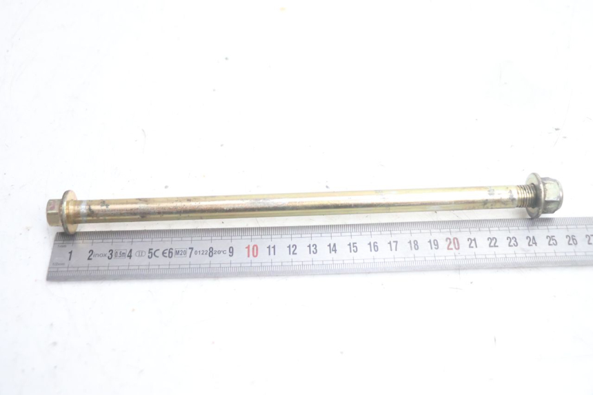 photo de FRONT WHEEL AXLE CF MOTO E-CHARM 125 (2005 - 2008) - Zoom on usage condition