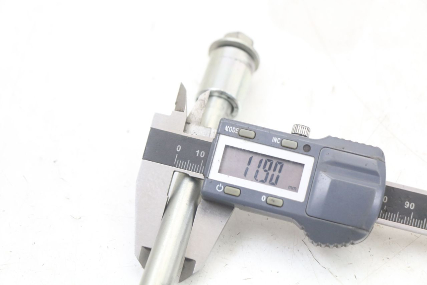 photo de FRONT WHEEL AXLE WAYSCRAL E-START 1 (2018 - 2022) - Technical close-up