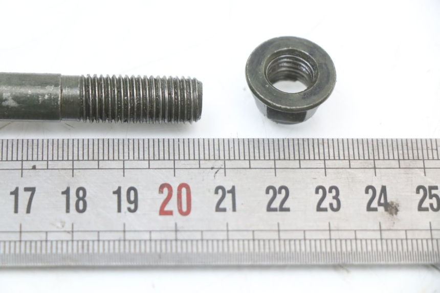 photo de FRONT WHEEL AXLE JM MOTORS EVOLIS 4T 50 (2018 - 2022) - Zoom on usage condition