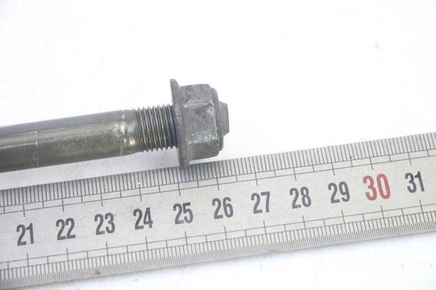 photo de FRONT WHEEL AXLE SYM FIDDLE 3 III 125 (2014 - 2020) - Alternative perspective