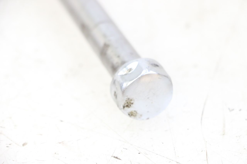 photo de FRONT WHEEL AXLE YAMAHA FJ 36Y 1100 (1984 - 1985) - Technical close-up