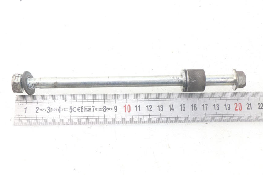 photo de FRONT WHEEL AXLE MBK FLIPPER 115 (2013 - 2017) - Alternative perspective