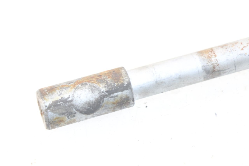 photo de FRONT WHEEL AXLE PIAGGIO FLY IE 125 (2012 - 2017) - Surface and material condition