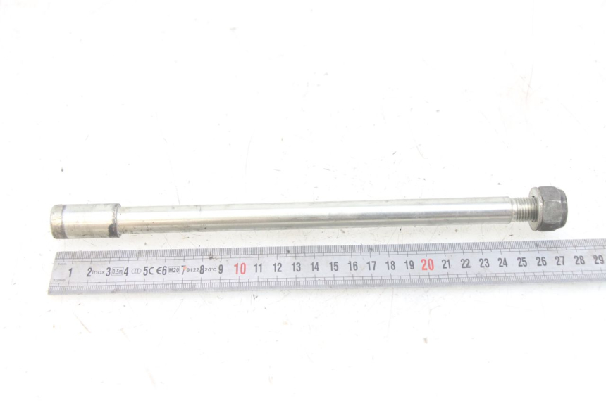 photo de FRONT WHEEL AXLE PEUGEOT GEOPOLIS RS 125 (2007 - 2009) - Alternative perspective