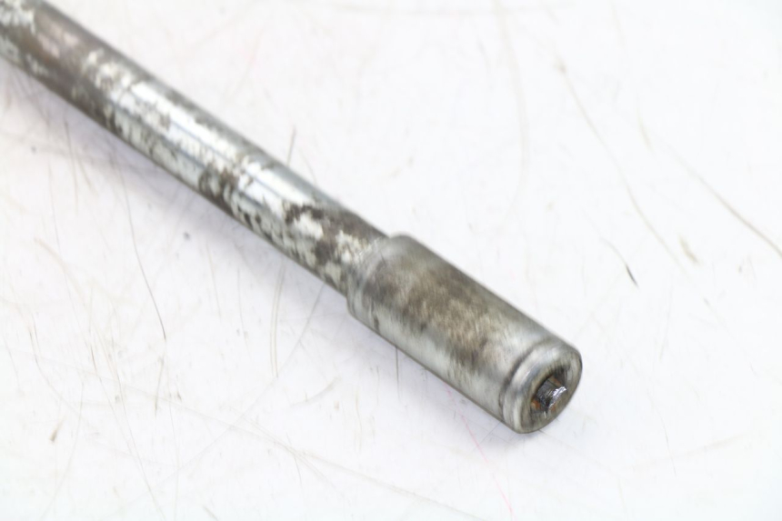 photo de FRONT WHEEL AXLE GILERA RUNNER SP 50 (2009 - 2017) - Component detail