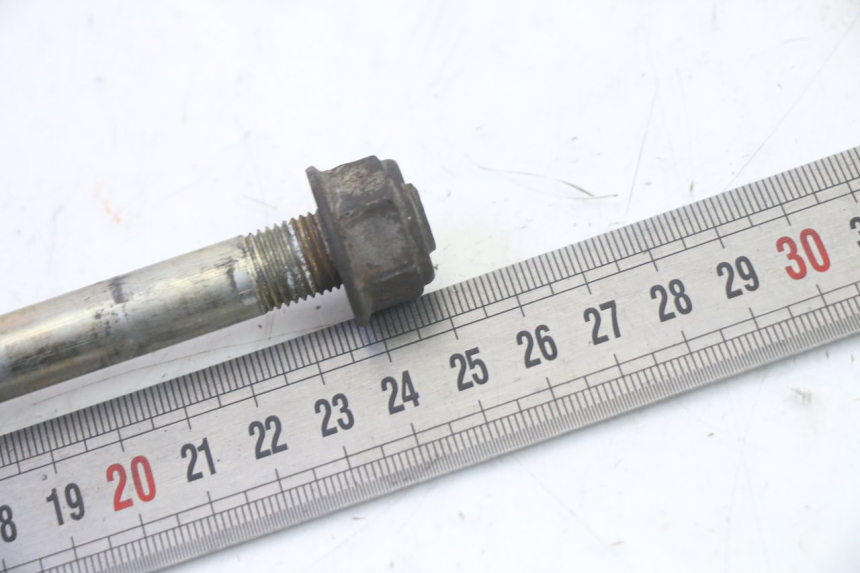 photo de FRONT WHEEL AXLE KYMCO GRAND DINK 125 (2008 - 2014) - Alternative perspective