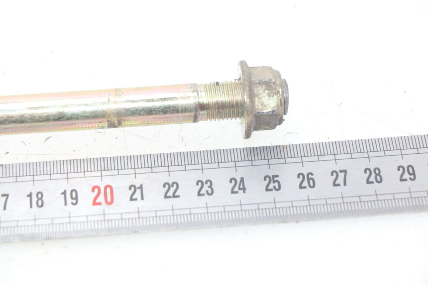 photo de FRONT WHEEL AXLE EUROCKA GREEN 1 - Zoom on usage condition