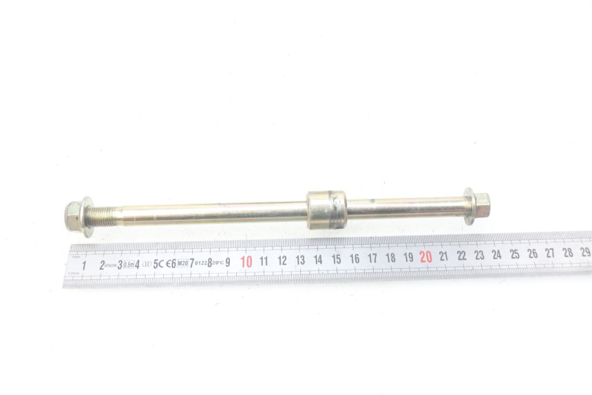 photo de FRONT WHEEL AXLE TNT MOTOR GRIDO 2T 50 (2010 - 2019) - Zoom on usage condition