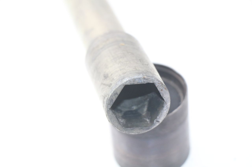 photo de FRONT WHEEL AXLE SUZUKI GSX-R GSXR 600 (2008 - 2010) - Product overview