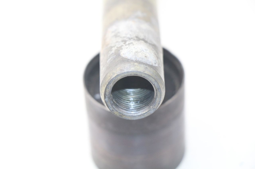 photo de FRONT WHEEL AXLE SUZUKI GSX-R GSXR 600 (2008 - 2010) - Fixing points details