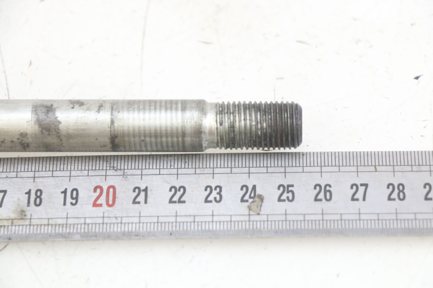 photo de FRONT WHEEL AXLE SYM GTS EFI 125 (2012 - 2016) - Component detail